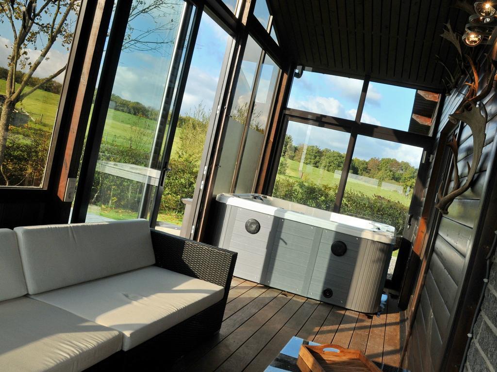Arbre Dresse Villa Somme-Leuze Room photo