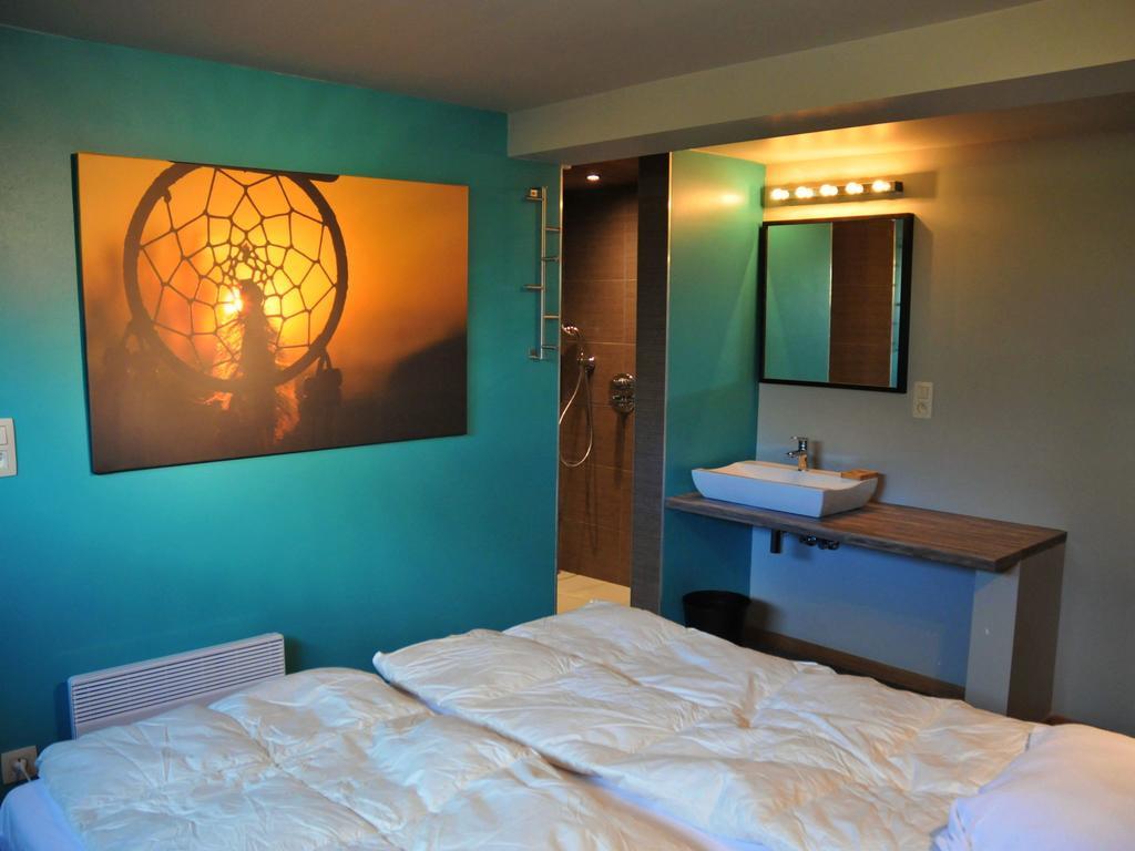 Arbre Dresse Villa Somme-Leuze Room photo