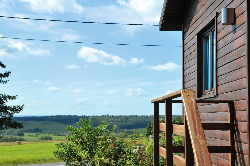 Arbre Dresse Villa Somme-Leuze Exterior photo